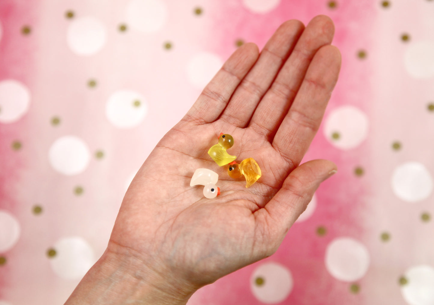 Mini Glow in the Dark Ducks - 20 pcs - 16mm Tiny Glow Miniature Rubber Ducky - Little Toy Duck 3d Mini Plastic Decorations Resin Cabochons