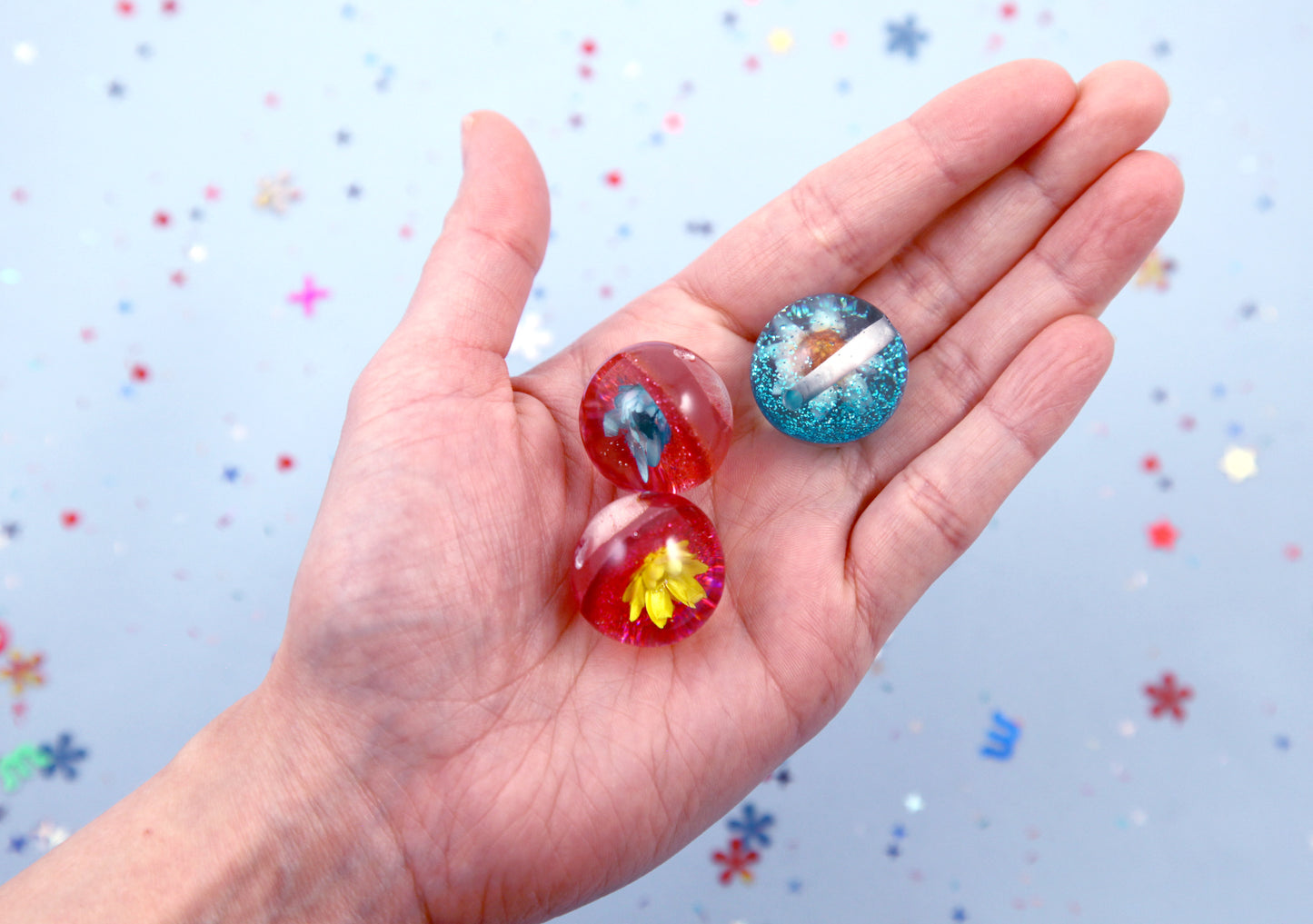 Flower Beads - 24mm Beautiful Dried Flower and Glitter Large Chunky Resin Beads - 6 pc set