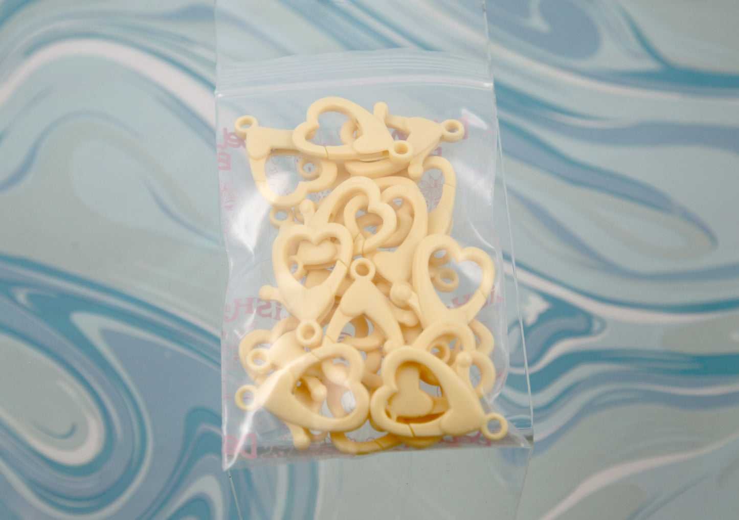 Big Heart Clasp - 21 pieces - 35mm Heart Shaped Plastic Clasp or Keychain Clip