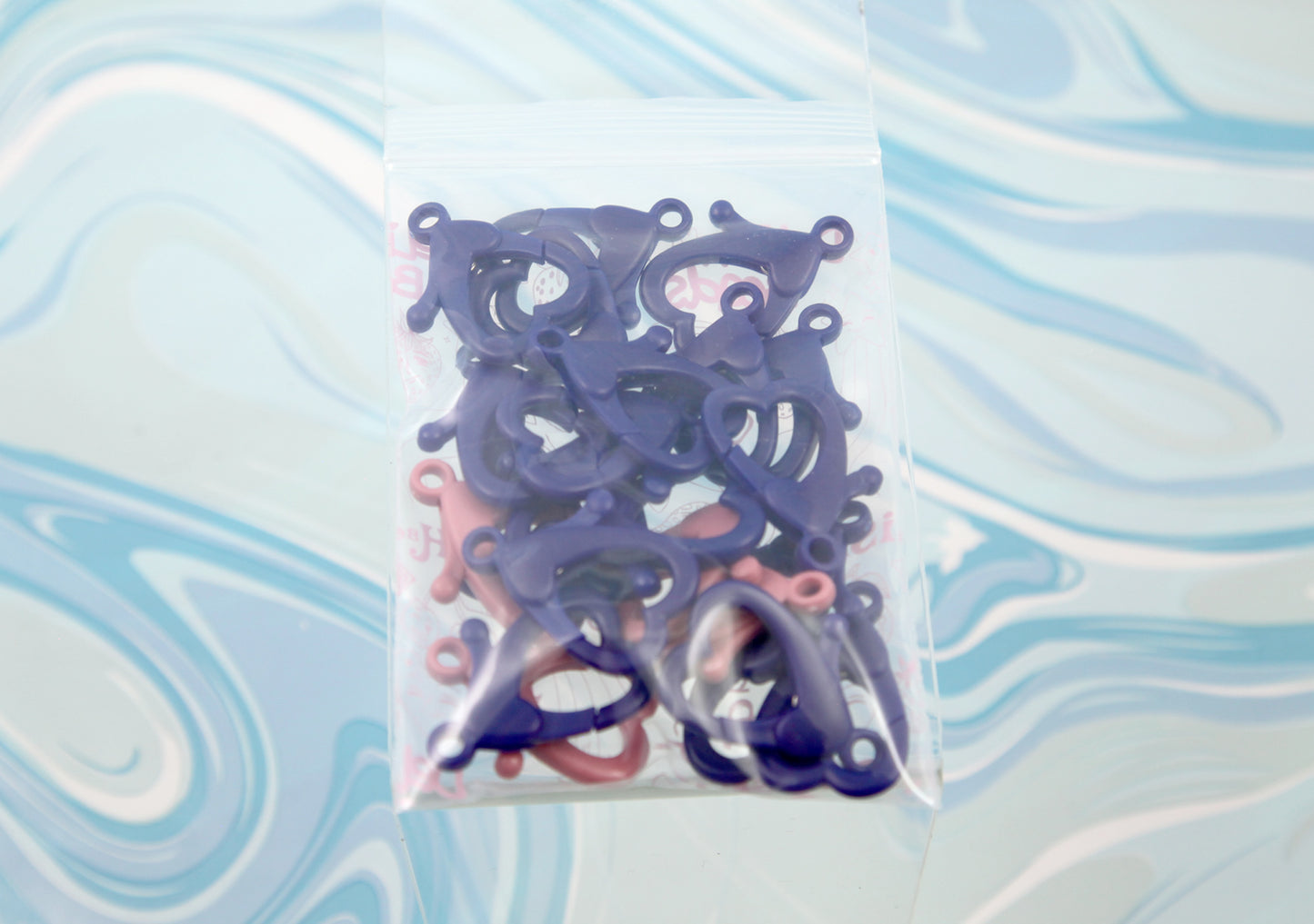 Big Heart Clasp - 21 pieces - 35mm Heart Shaped Plastic Clasp or Keychain Clip