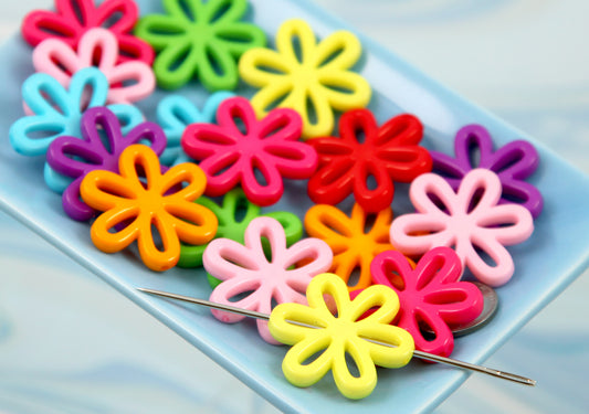 Large Flower Beads - 25 pieces - 30mm Big Daisy Bead Acrylic Flower Beads - Cute Plastic Flower Beads
