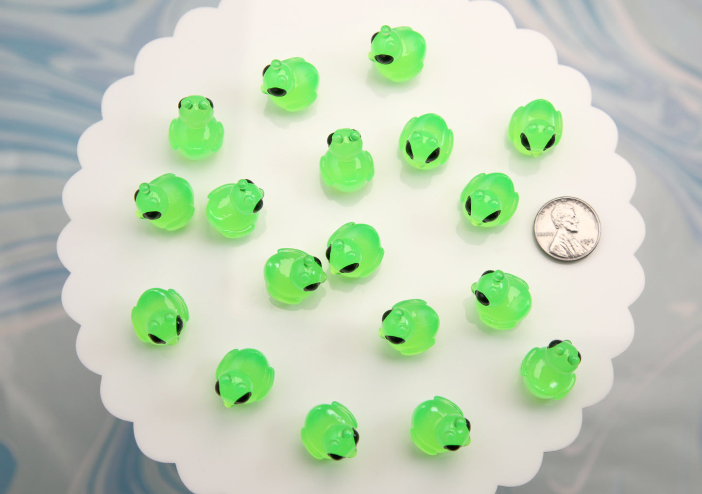 Mini Alien Ducks - 20mm Little Miniature Aliens Rubber Ducky Flatback - Toy Duck 3d Mini Plastic Decorations Resin Cabochons (10 pieces)