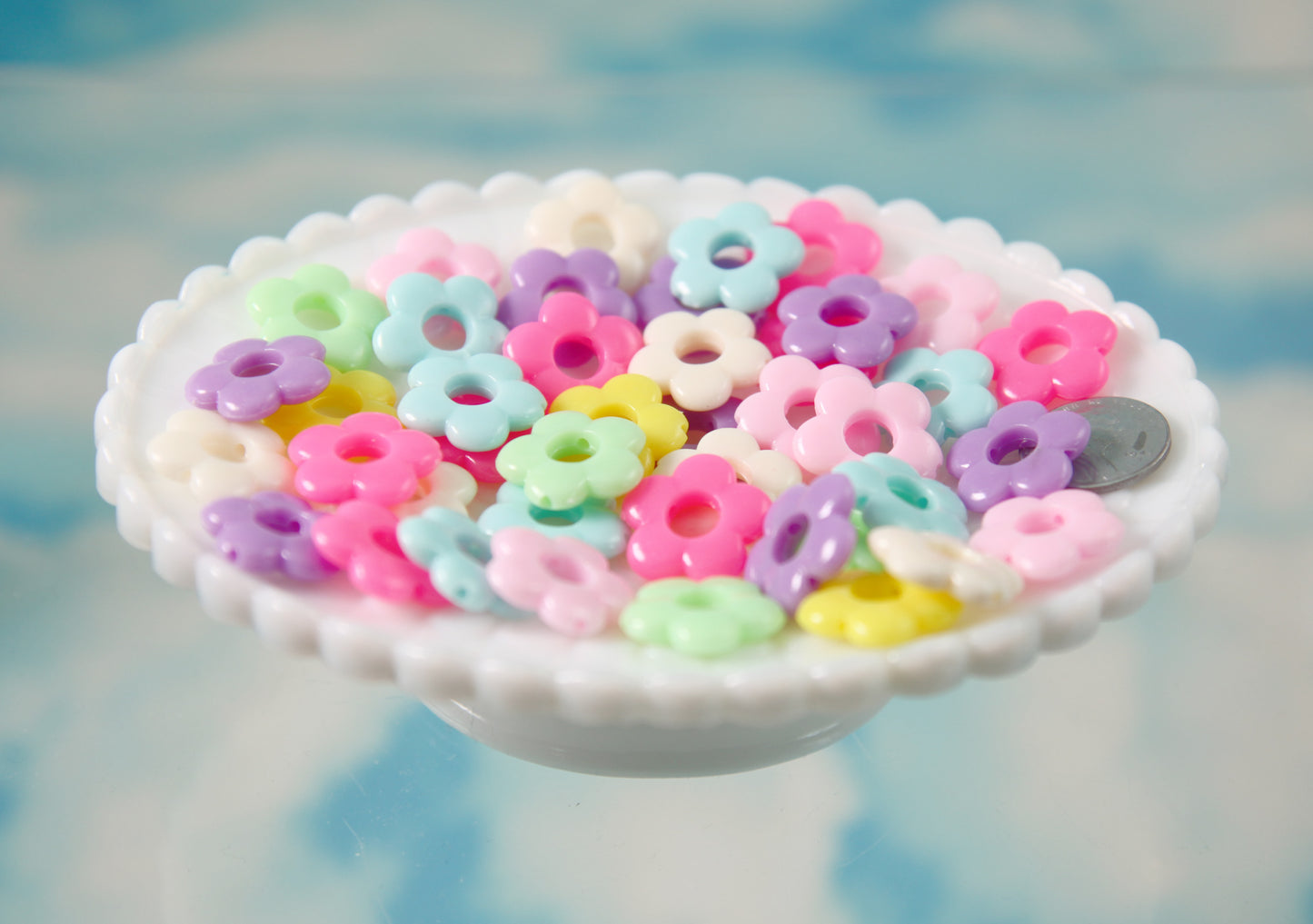 Flower Beads - 18mm Pastel Outline Flower Frame Plastic Acrylic or Resin Beads – 80 pc set