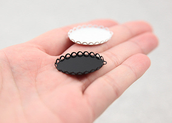 26mm Black Scalloped Filigree Cabochon Settings – 8 pc set