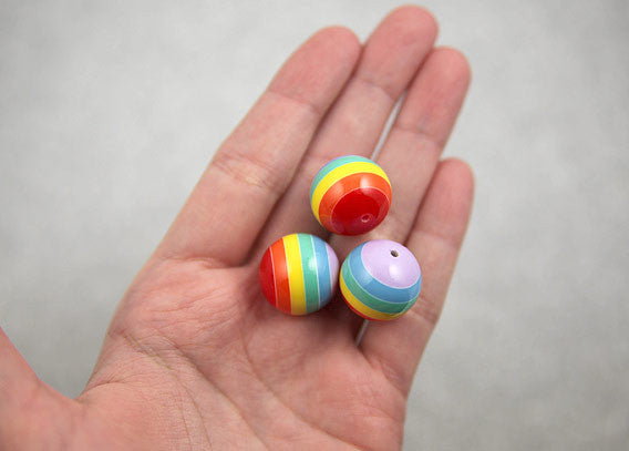 18mm Classic Rainbow Stripe Resin Beads – 10 pc set