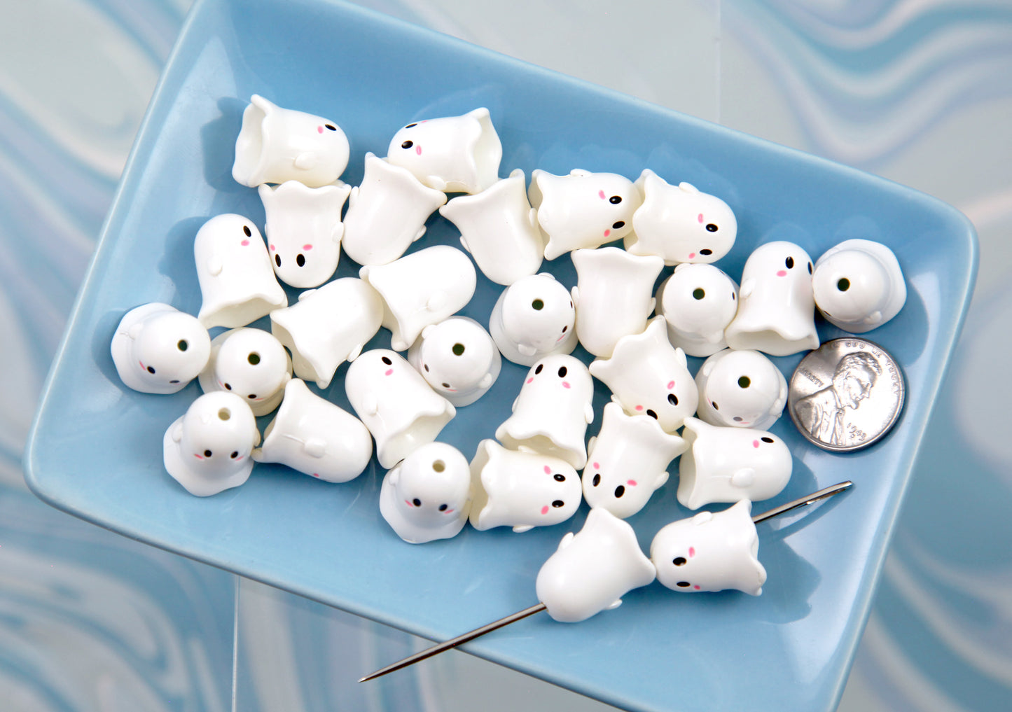 Ghost Beads - 10 pieces - 13mm Cute 3D Ghost Shape Plastic Acrylic or Resin Beads