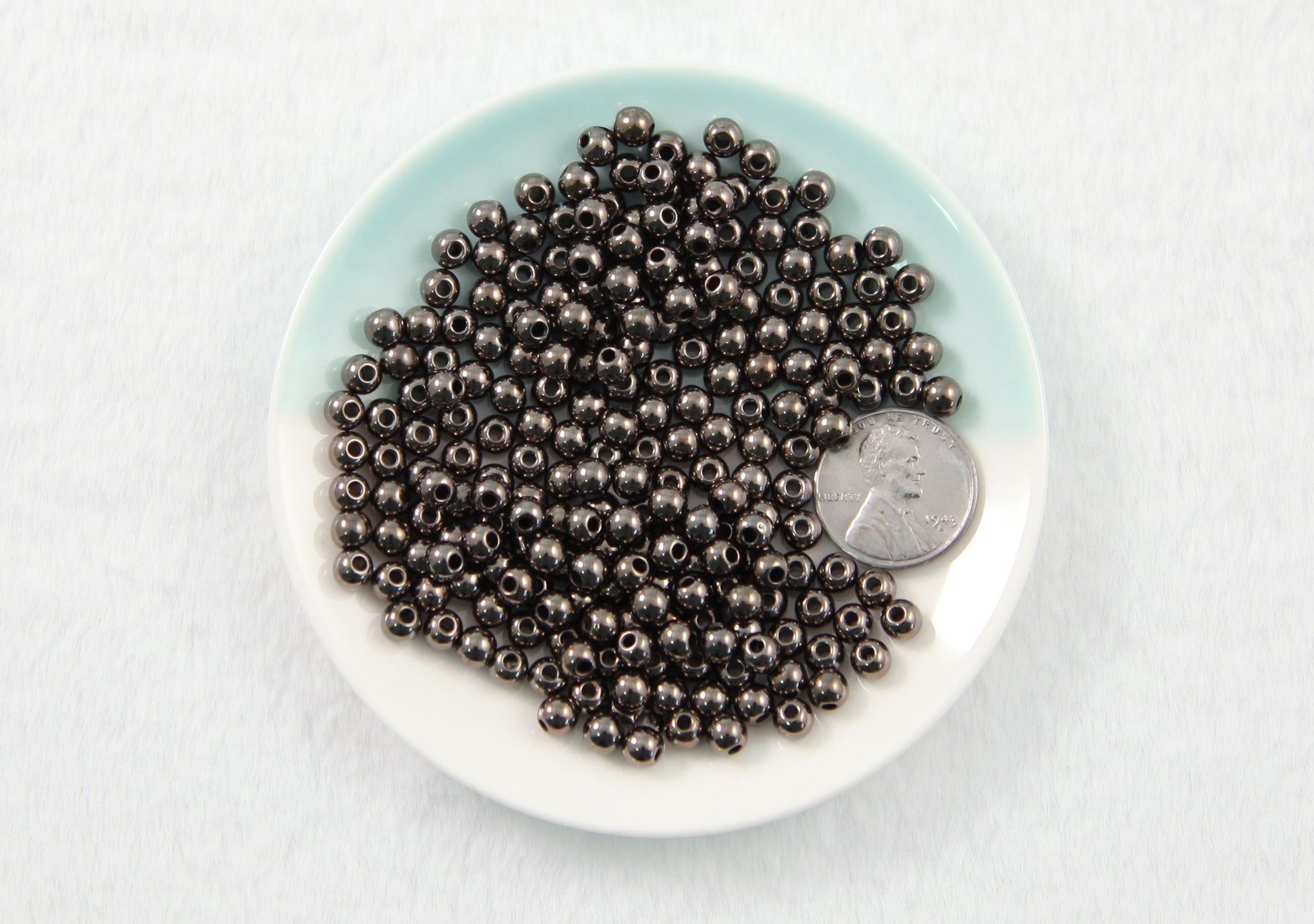 Spacer Beads - 300 pcs - 5mm Electroplated Gunmetal Dark Silver Plastic  Spacer Beads - Super Lightweight - Easy to use in jewelry