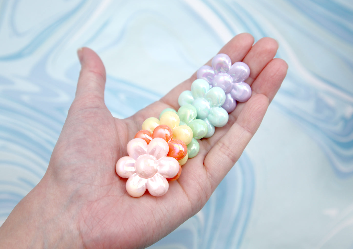 Flower Beads - 30mm Big Flower Bead Chunky Daisy Shape Plastic Acrylic or Resin Beads - 7 pieces