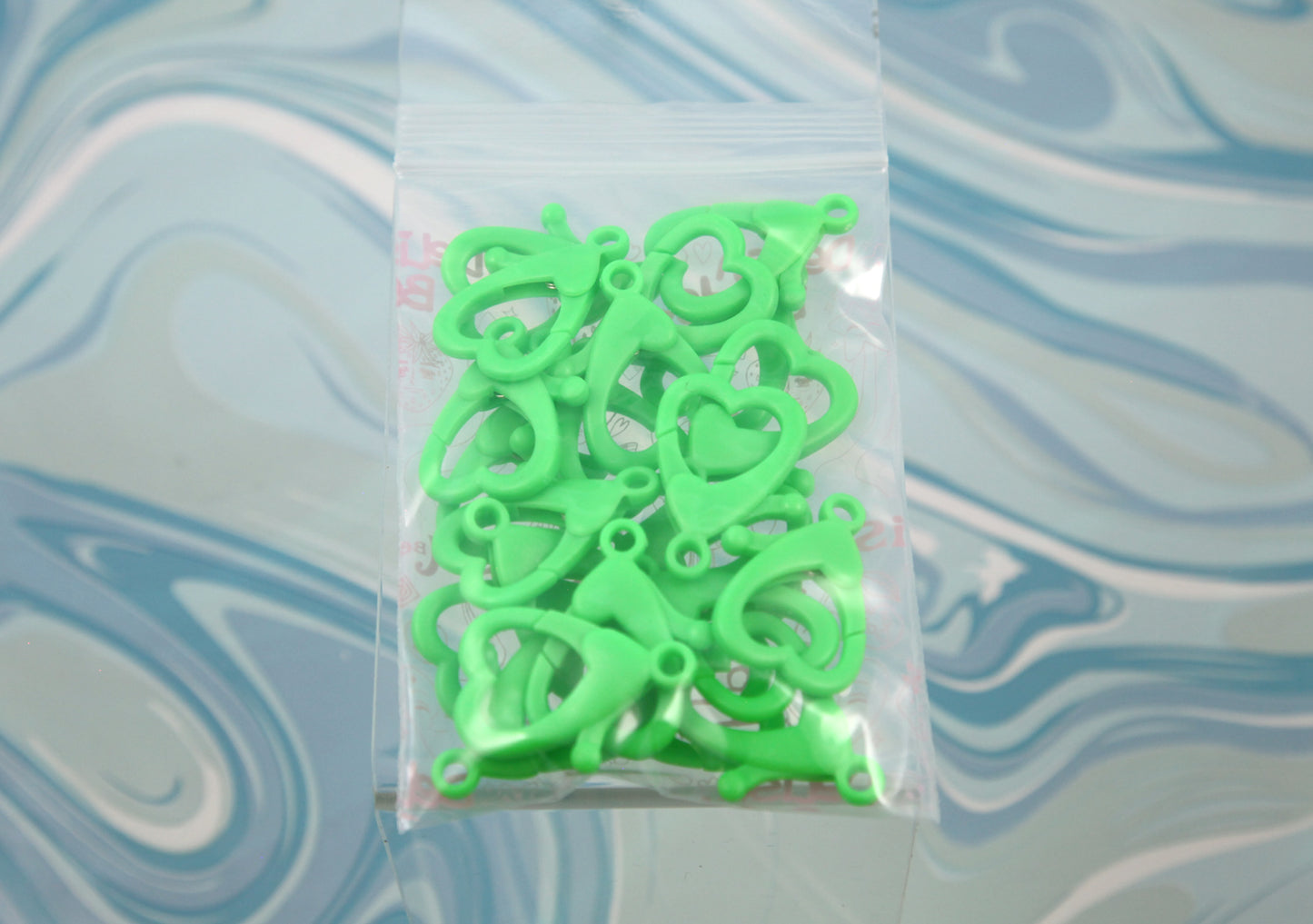 Big Heart Clasp - 21 pieces - 35mm Heart Shaped Plastic Clasp or Keychain Clip