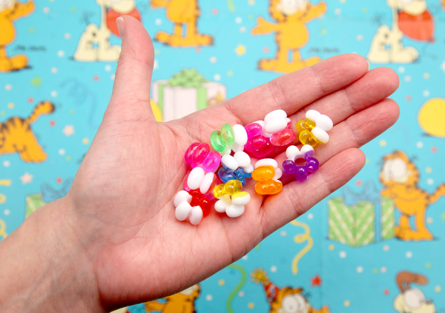 Large Hole Flower Beads - 17mm Super Vibrant Two Tone Flowers Acrylic Beads - Colorful Resin Flower Beads (40 pieces)