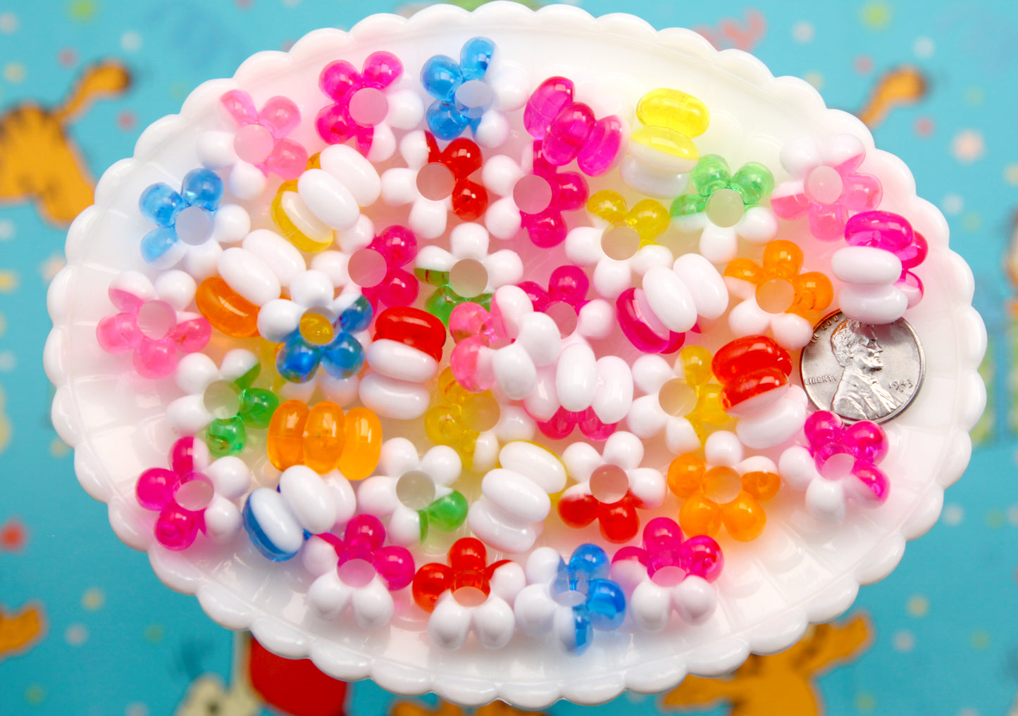 Large Hole Flower Beads - 17mm Super Vibrant Two Tone Flowers Acrylic Beads - Colorful Resin Flower Beads (40 pieces)