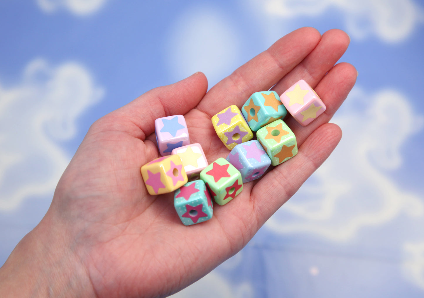 Chunky Cube Beads - 10 pieces - 18mm Super Cute Cube Shape with Star Pattern Acrylic or Resin Beads