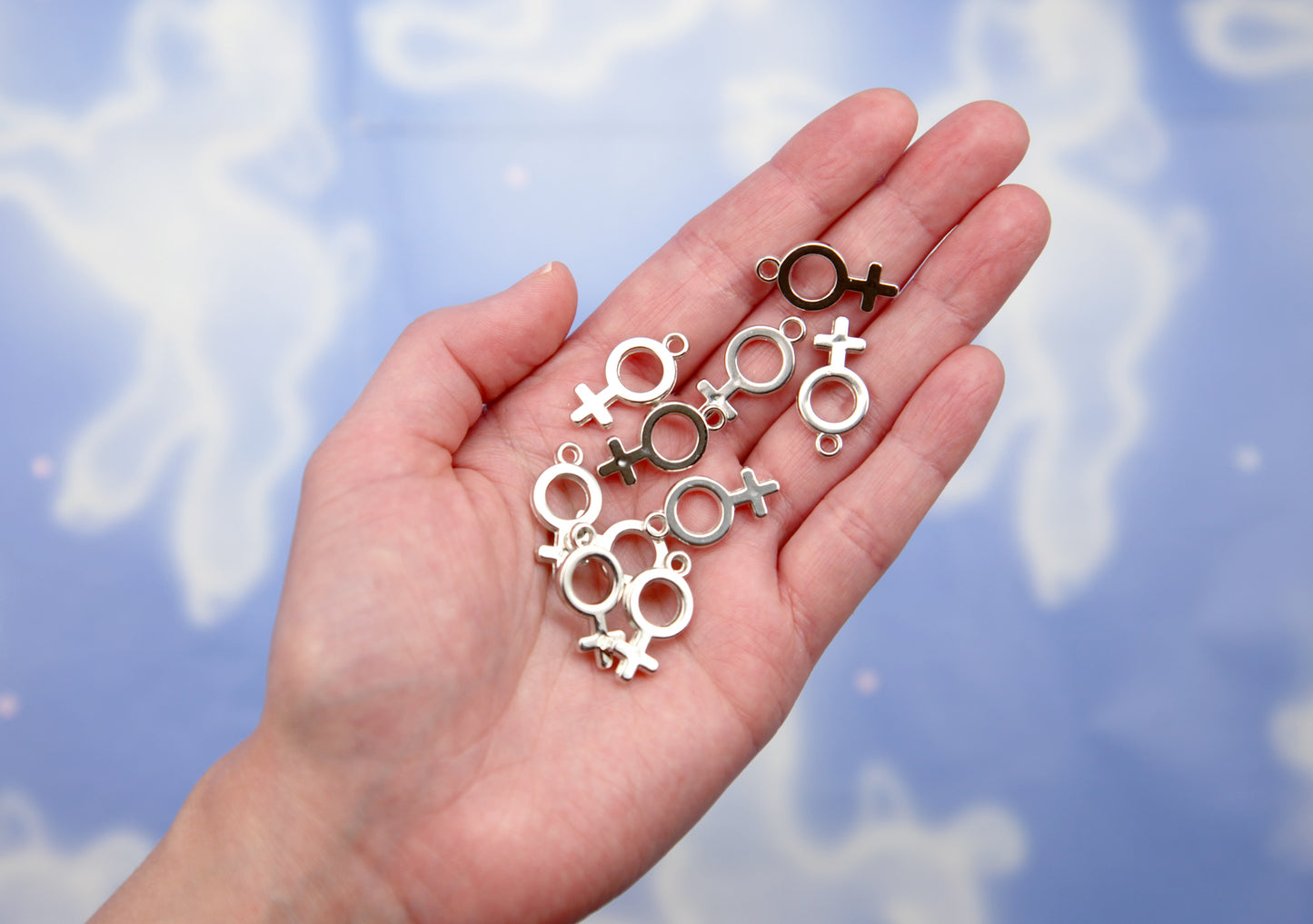 Venus Symbol Charms (10 pcs) 30mm Electroplated Silver Plastic Female Venus Girl Symbol Acrylic or Plastic Charms
