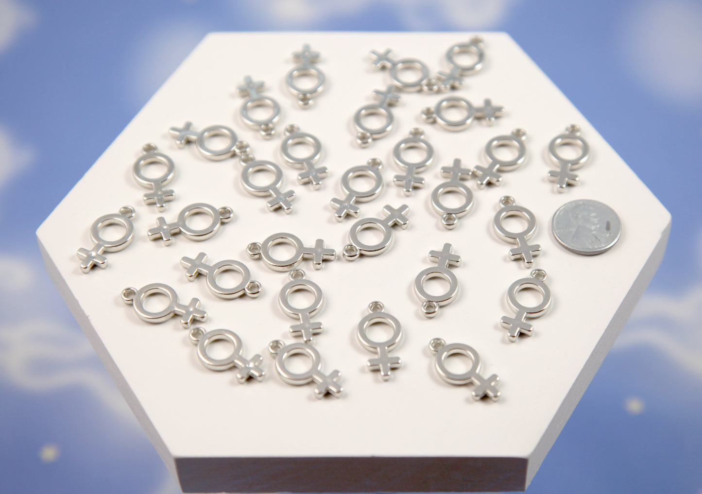 Venus Symbol Charms (10 pcs) 30mm Electroplated Silver Plastic Female Venus Girl Symbol Acrylic or Plastic Charms