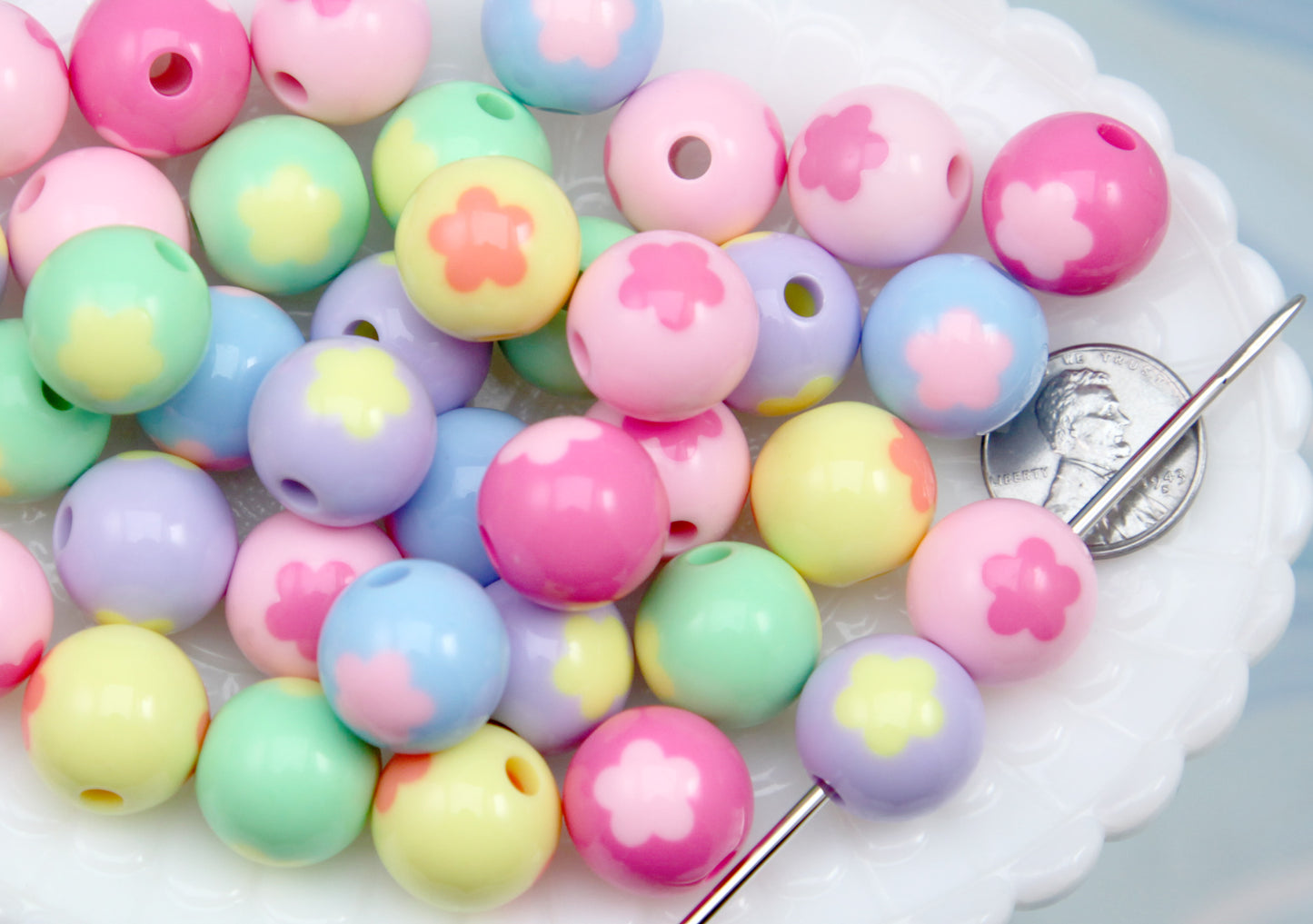 Flower Beads - 35 pieces - 15mm Cute Inlaid Flower Round Acrylic or Plastic Beads