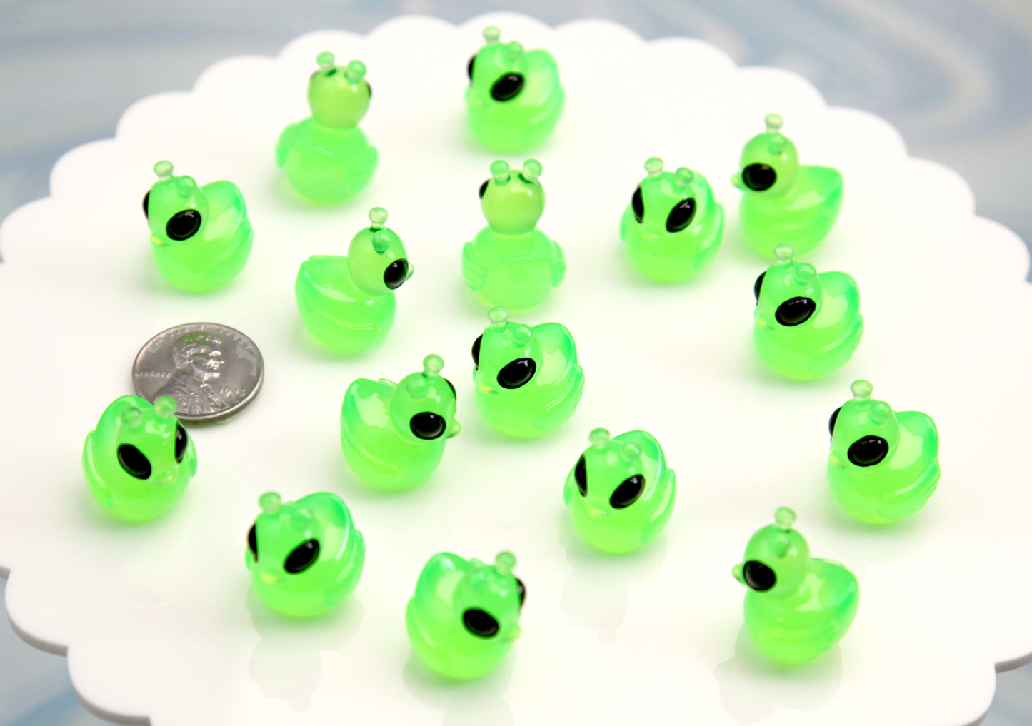 Mini Alien Ducks - 20mm Little Miniature Aliens Rubber Ducky Flatback - Toy Duck 3d Mini Plastic Decorations Resin Cabochons (10 pieces)