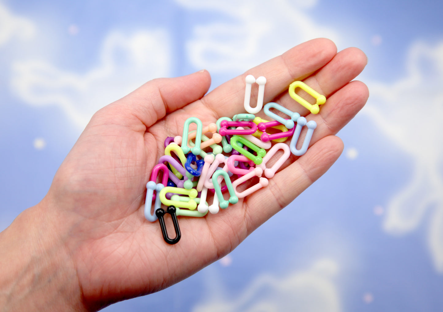 U-Shape Plastic Chain Links - 80 pieces - 18mm Colorful U shaped Plastic or Acrylic Chain Links - Mixed Colors