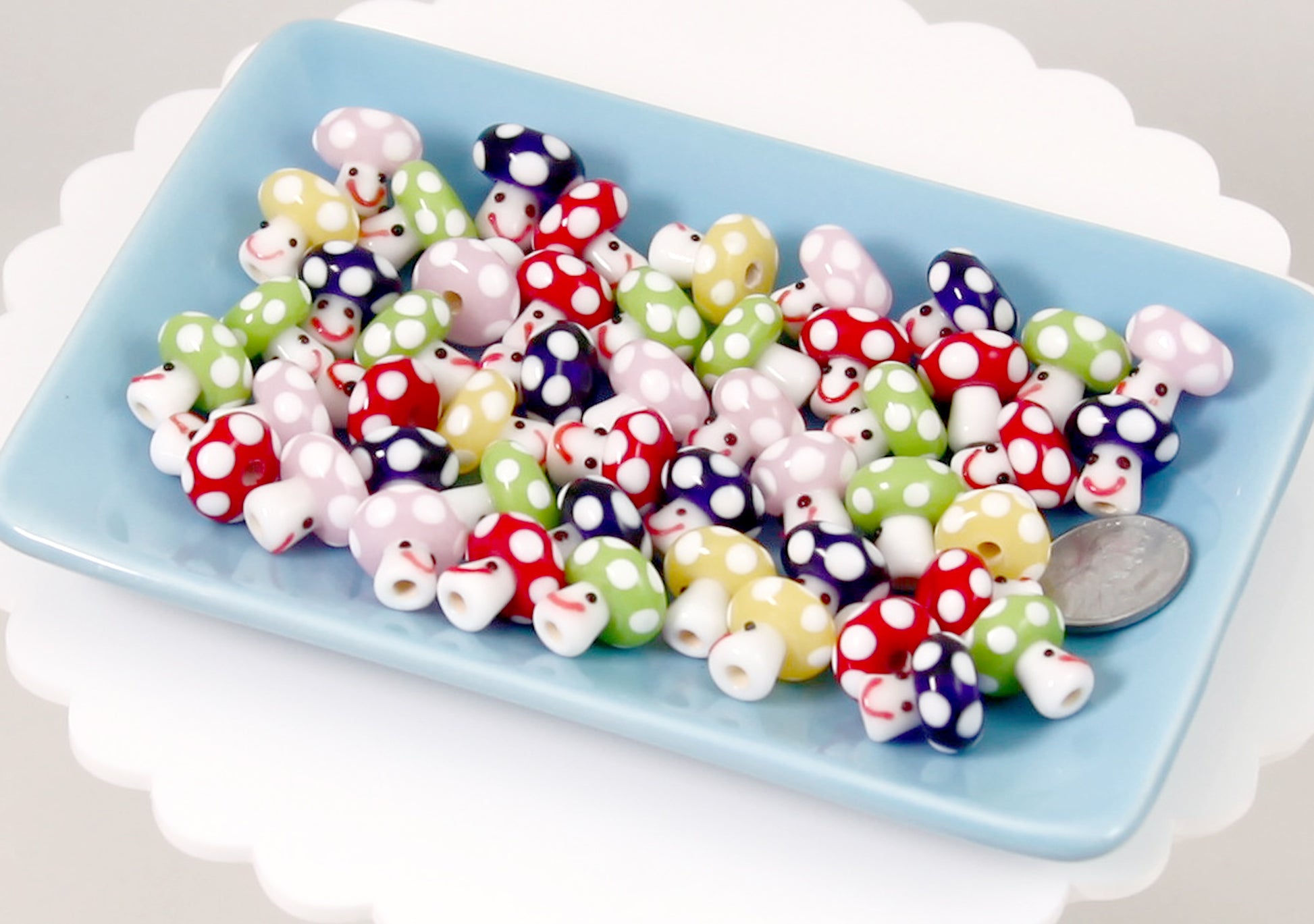 Pandahall Elite 200pcs Mushroom Lampwork Beads Assorted-Color Mushroom  Millefiori Beads Glass Spacer Loose Beads for Jewelry Making and Home  Decors 